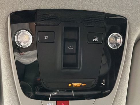 Used 2024 Kia Niro EX Touring FWD image 31