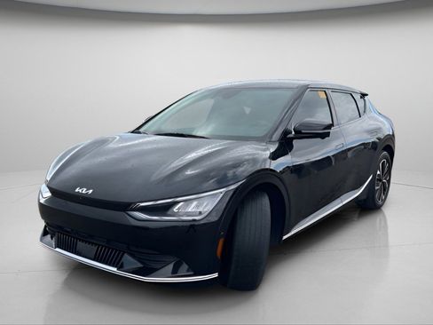 Used 2024 Kia EV6 Wind w/ Wind Technology Package image 15
