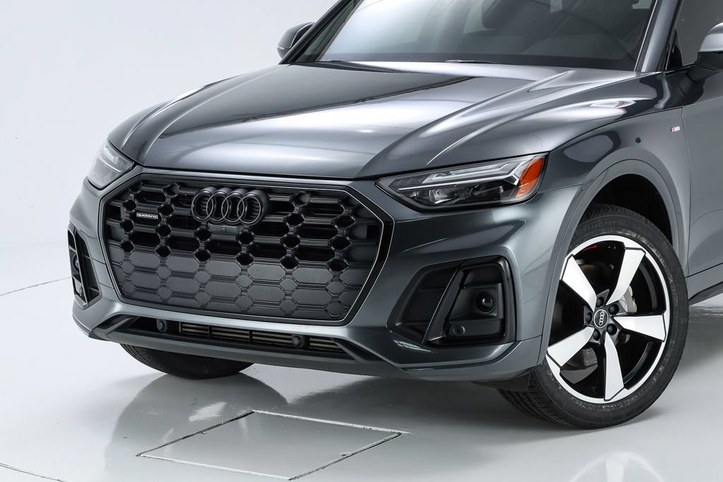 Used 2023 Audi Q5 2.0T Premium Plus w/ Premium Plus Package AWD/4WD image 3