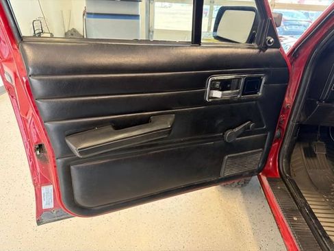 Used 1987 Jeep Cherokee 4WD 4-Door image 31