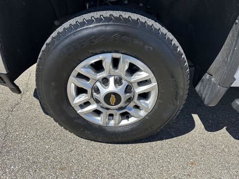 Used 2025 Chevrolet Silverado 2500 LT w/ Convenience Package AWD/4WD image 12