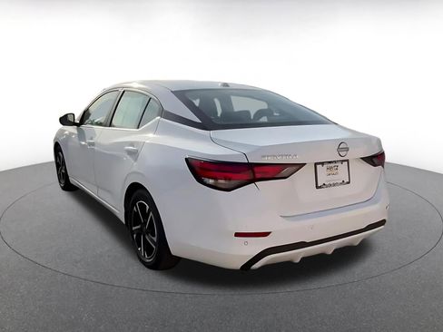 Used 2025 Nissan Sentra SV image 11