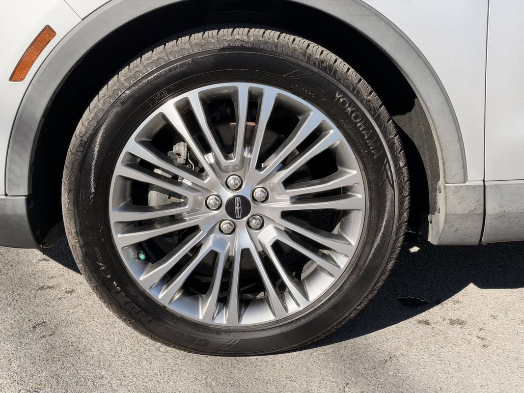 Used 2018 Lincoln MKX Reserve FWD image 27