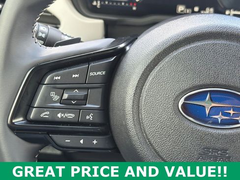 Used 2025 Subaru Forester Premium AWD/4WD image 18
