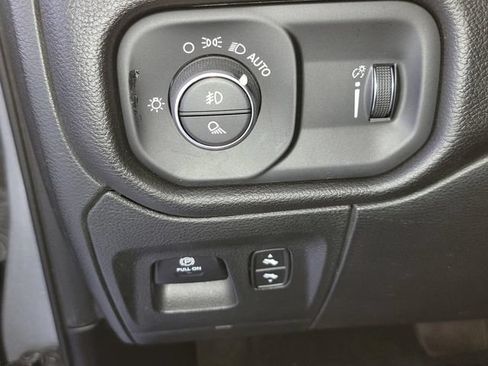 Used 2024 RAM 1500 Big Horn AWD/4WD image 29