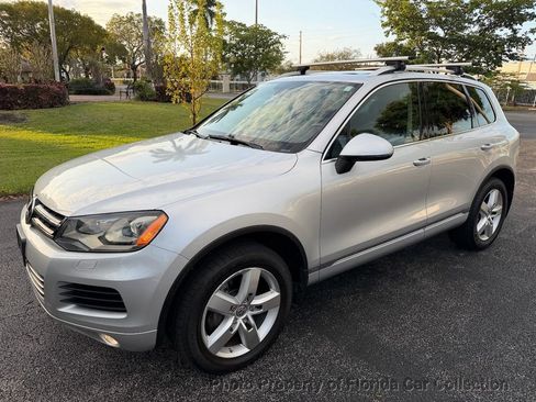 Used 2011 Volkswagen Touareg TDI image 1
