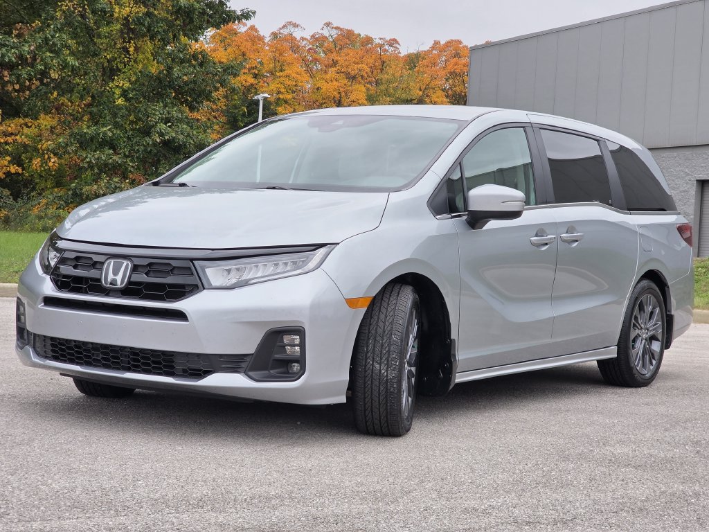 Used 2025 Honda Odyssey Touring image 6