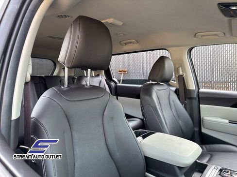 Used 2024 Kia Carnival SX image 14