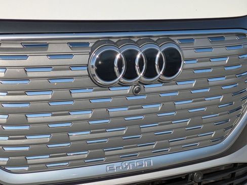 Used 2025 Audi Q4 e-tron Premium w/ Convenience Package AWD/4WD image 26