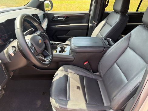 Used 2025 Chevrolet Tahoe LT AWD/4WD image 9