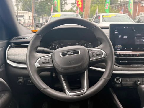 Used 2024 Jeep Compass Latitude AWD/4WD image 18