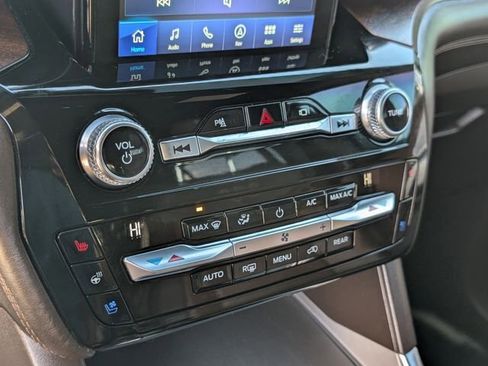 Used 2021 Ford Explorer King Ranch w/ Premium Technology Package image 27