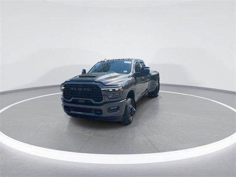 Used 2025 RAM 3500 Laramie AWD/4WD image 2