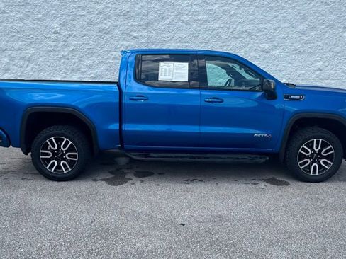 Used 2024 GMC Sierra 1500 AT4 w/ Technology Package AWD/4WD image 2