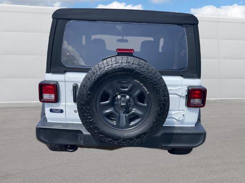 Used 2024 Jeep Wrangler Sport AWD/4WD image 4