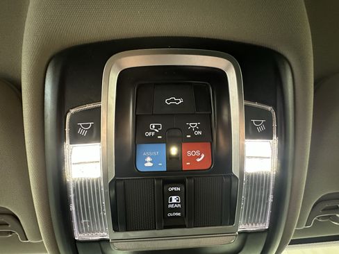Used 2024 RAM 2500 Laramie w/ Safety Group AWD/4WD image 30
