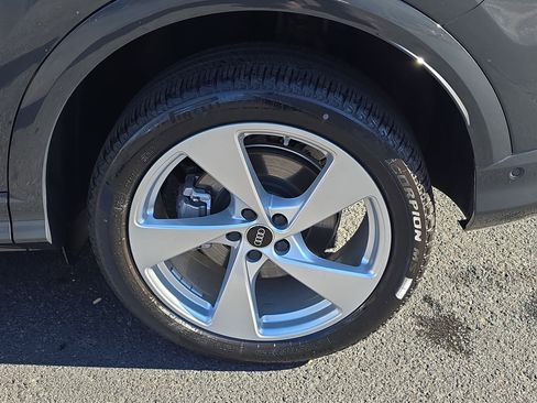 New 2025 Audi Q5 Premium Plus image 33