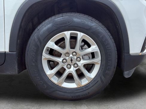 Used 2020 Chevrolet Traverse LT FWD image 25