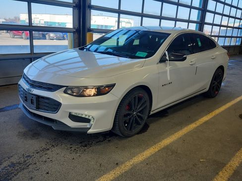 Used 2018 Chevrolet Malibu LT image 1