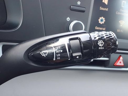 New 2026 Hyundai Elantra SE FWD image 28