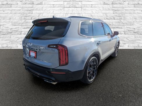 Used 2022 Kia Telluride EX w/ EX Premium Package image 4