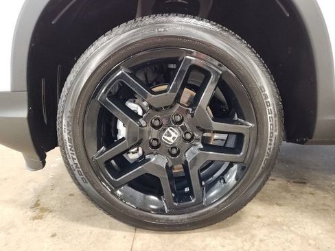 Used 2025 Honda Passport Black Edition image 10
