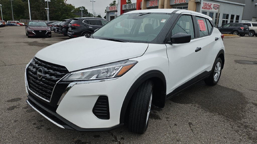 Certified 2025 Nissan Kicks Play S FWD image 19