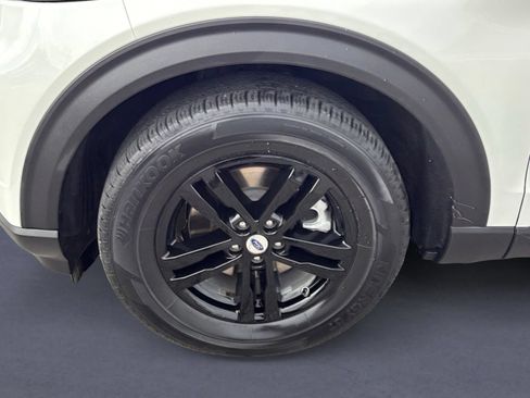 Used 2020 Ford Explorer XLT RWD image 9