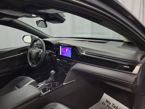 Used 2025 Toyota Camry SE image 27