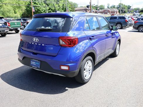 Certified 2023 Hyundai Venue SE FWD image 7