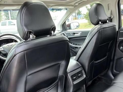 Used 2019 Ford Edge SEL w/ Equipment Group 201A AWD/4WD image 28