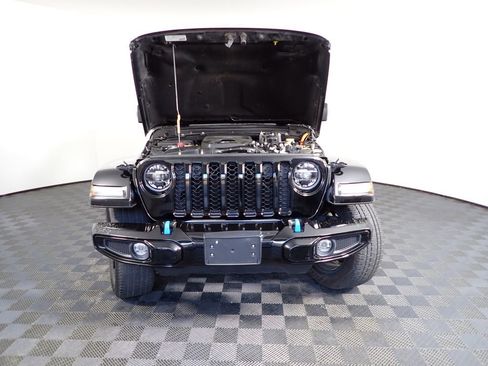 Used 2021 Jeep Wrangler Unlimited Sahara image 10