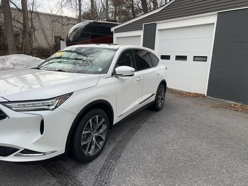 Used 2023 Acura MDX SH-AWD w/ Technology Package image 3