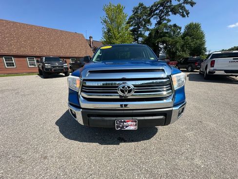 Used 2017 Toyota Tundra SR5 w/ TRD Off Road Package AWD/4WD image 8