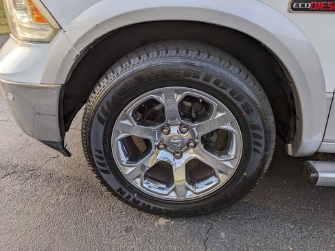 Used 2016 RAM 1500 Laramie w/ Convenience Group image 11