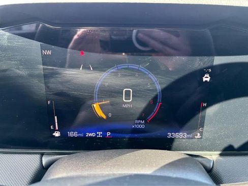 Used 2025 Chevrolet TrailBlazer LT AWD/4WD image 19