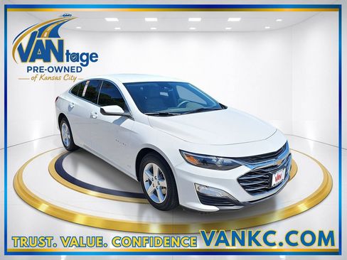 Used 2020 Chevrolet Malibu LS w/ Driver Confidence Package II FWD image 3