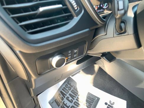 Used 2020 Ford Escape S image 22