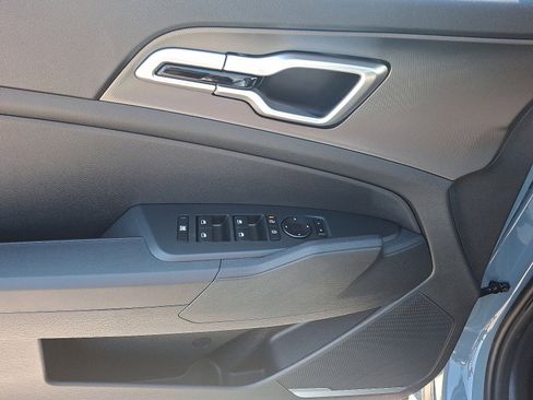 New 2026 Kia Sportage S image 8