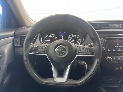 Used 2020 Nissan Rogue S FWD image 19