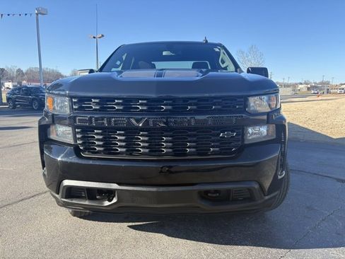 Used 2019 Chevrolet Silverado 1500 Custom image 2