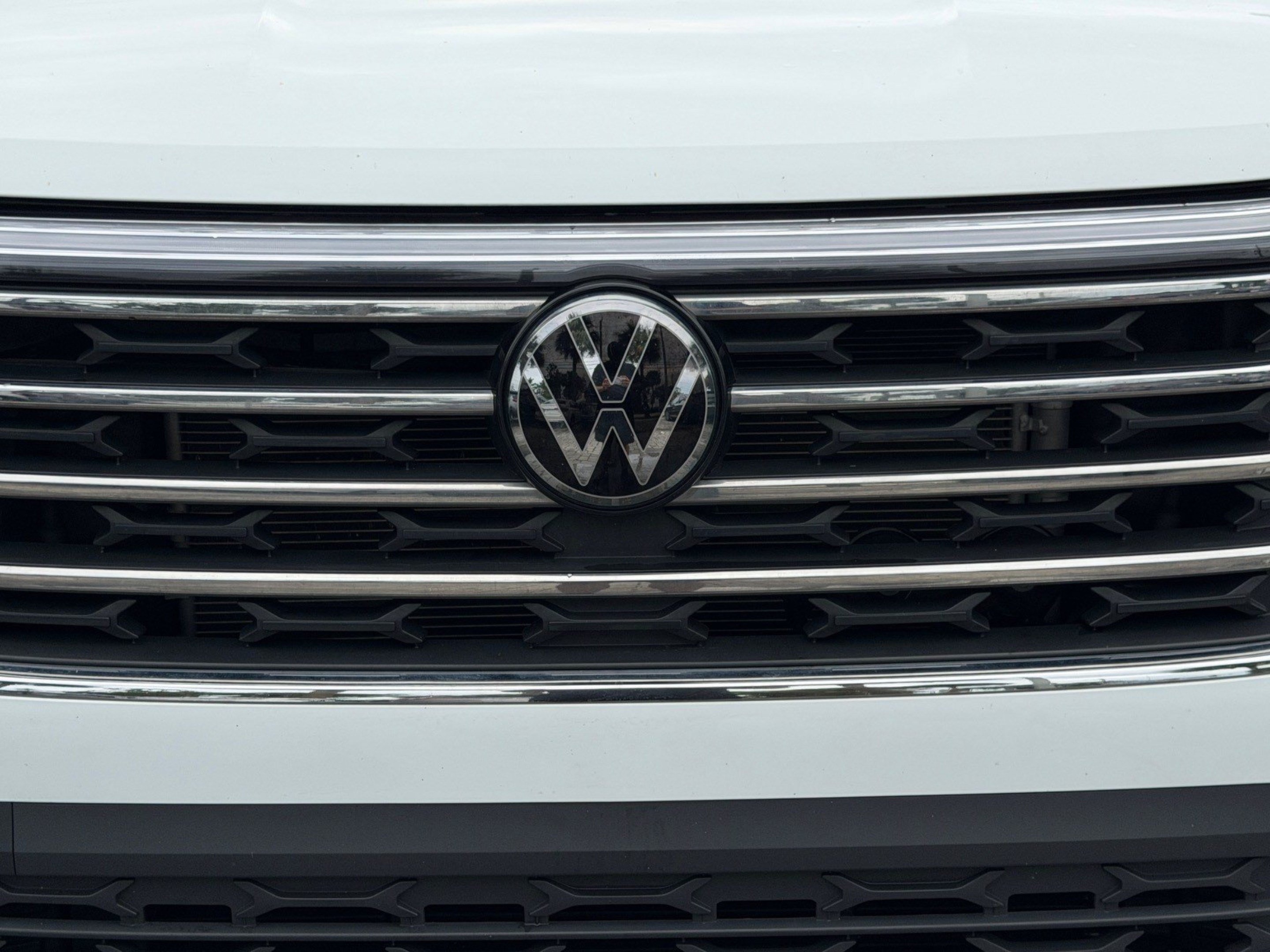 Used 2024 Volkswagen Atlas SE FWD image 37