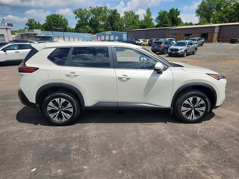 Used 2023 Nissan Rogue SV AWD/4WD image 7