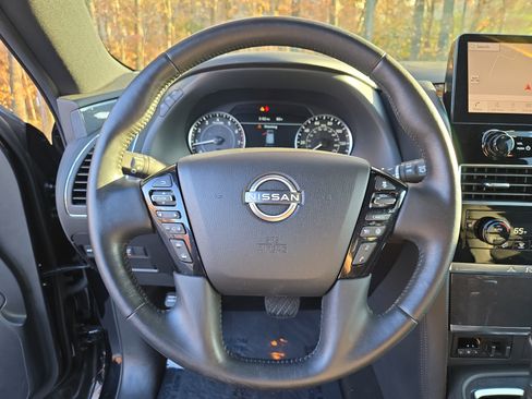 Certified 2024 Nissan Armada SL w/ Midnight Edition Package image 18