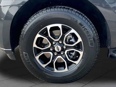 Used 2023 Ford Expedition XLT RWD image 11
