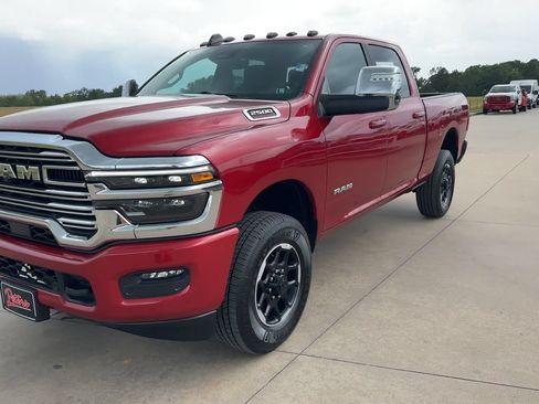 Used 2026 RAM 2500 Laramie AWD/4WD image 4