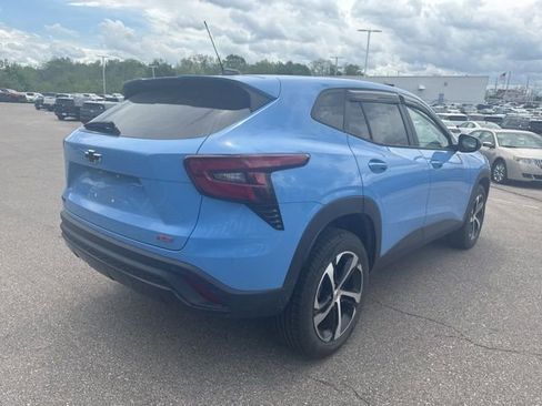 Used 2024 Chevrolet Trax RS w/ Driver Confidence Package image 5