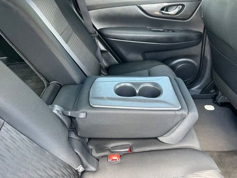 Used 2017 Nissan Rogue SV w/ SV Premium Package FWD image 19