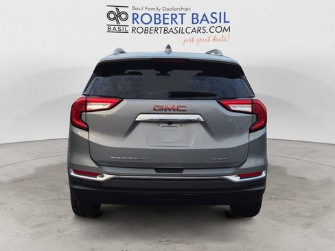 Used 2023 GMC Terrain SLT image 4