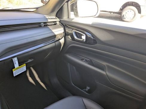 New 2026 Jeep Compass Latitude AWD/4WD image 17